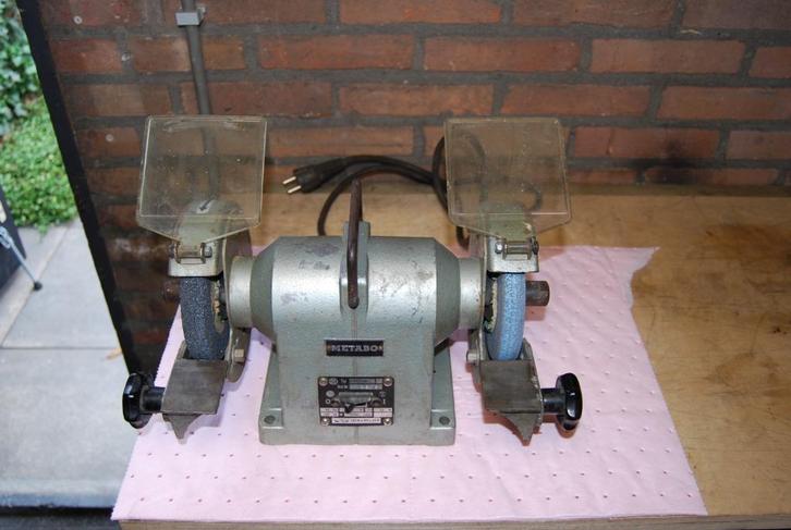 Metabo slijpmachine slijpsteen goede kwaliteit 2 slijpstenen, Doe-het-zelf en Verbouw, Gereedschap | Slijpmachines, Gebruikt, Werkbankslijpmachine