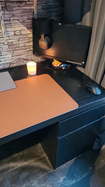 Ikea Malm bureau - zwart - 140x65 cm - afbeelding 2