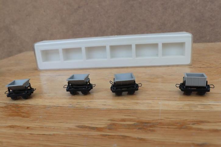 4 x Roco Minitrains 34500/1 H0e smalspoor grind kolen wagen, Hobby en Vrije tijd, Modeltreinen | H0, Zo goed als nieuw, Wagon