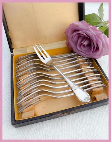 Brocante vorkjes high tea oud bestek verzilverd beschikbaar voor biedingen