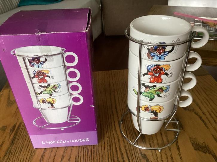 Vintage Sinterklaas mokken in houder,afbeelding pieten,4 stk, Diversen, Sinterklaas, Nieuw, Ophalen of Verzenden