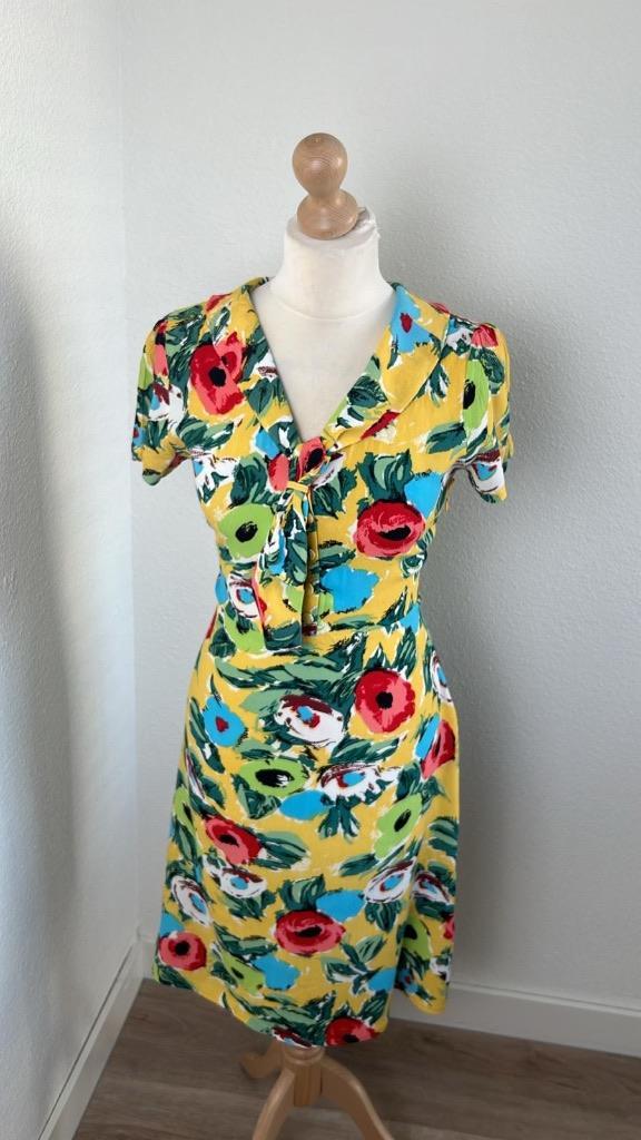 King Louie maat M gele zomer jurk 943, Kleding | Dames, Jurken, Zo goed als nieuw, Maat 38/40 (M), Geel, Knielengte, Ophalen of Verzenden