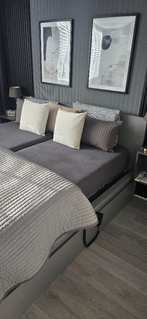 Ikea malm bed grijs 180x200, Huis en Inrichting, Slaapkamer | Bedden, Zo goed als nieuw, Tweepersoons, 180 cm, 200 cm, Hout, Grijs