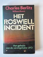 Het Roswell Incident - Charles Berlitz & William Moore, Boeken, Ophalen of Verzenden, Gelezen