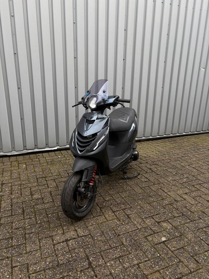 Piaggio Leader Zip 187cc 4t, Fietsen en Brommers, Scooters | Piaggio, Zo goed als nieuw, Zip, Benzine, Ophalen