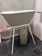We too bad op standaard met luier emmer, Kinderen en Baby's, Badjes en Verzorging, Ophalen of Verzenden, Gebruikt, Badje, Standaard