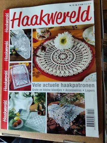 Haaktijdschriften 2xHaakwereld beschikbaar voor biedingen