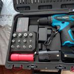 Nieuwe boormachine met 2 accu's en accessoires in koffer, Doe-het-zelf en Verbouw, Gereedschap | Boormachines, Ophalen, Nieuw