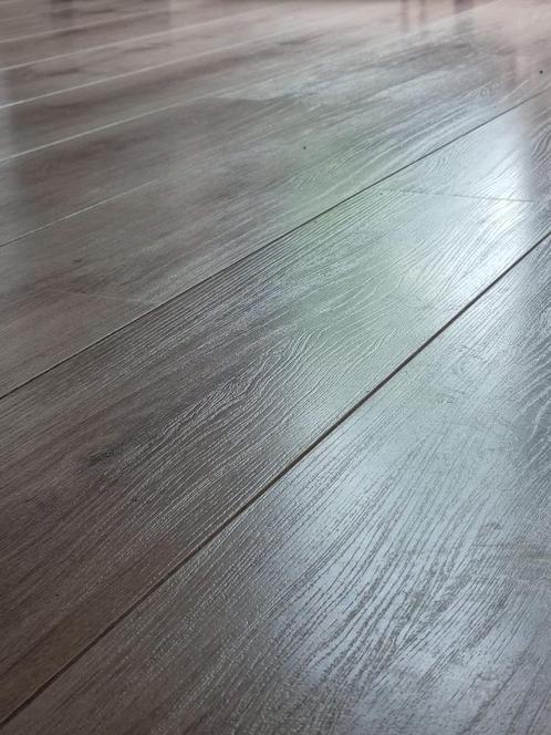 Net Laminaat 31m2 V groef, Doe-het-zelf en Verbouw, Vloerdelen en Plavuizen, Gebruikt, Laminaat, Hout, 50 tot 150 cm, 10 tot 30 cm
