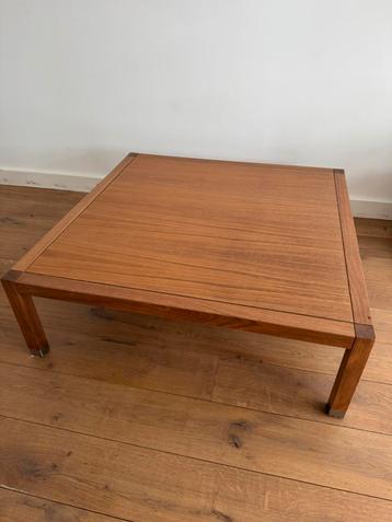 Flexform salontafel 90x90x30cm beschikbaar voor biedingen