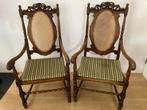 2 zitkussens HANDGEBORDUURD tbv antieke leuning stoelen, Ophalen of Verzenden, Gebruikt, Groen, Vierkant