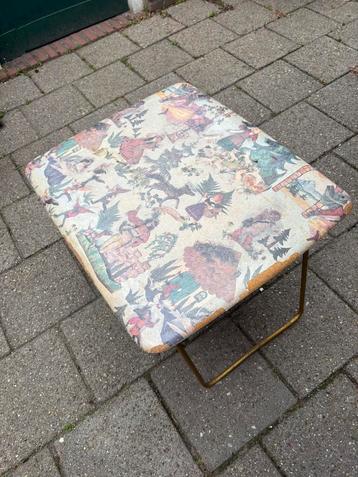 Jaren 50/60 kinder sprookjes tafel beschikbaar voor biedingen