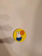 B 004 Miffy / Nijntje  Button / Speldje, Verzamelen, Ophalen of Verzenden, Gebruikt, Figuurtje, Button