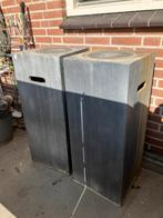 3 stuks pilaren sokkels van gegoten cement, Ophalen, Gebruikt