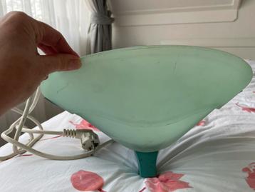 Mooie lamp voor aan de muur beschikbaar voor biedingen
