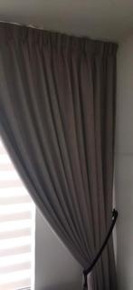 Dikke Taupe kleurige gordijnen., Ophalen, Zo goed als nieuw, 200 cm of meer, 200 cm of meer