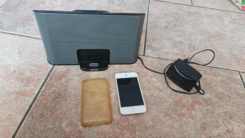 iPod Touch 4e Gen 8GB + Speaker Dock, Audio, Tv en Foto, Mp3-spelers | Apple iPod, Gebruikt, Touch, 2 tot 10 GB, Zilver, Ophalen of Verzenden