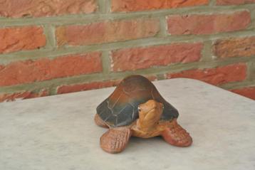 Vintage Drie-Kleurig Houten Beeld De Schildpad beschikbaar voor biedingen