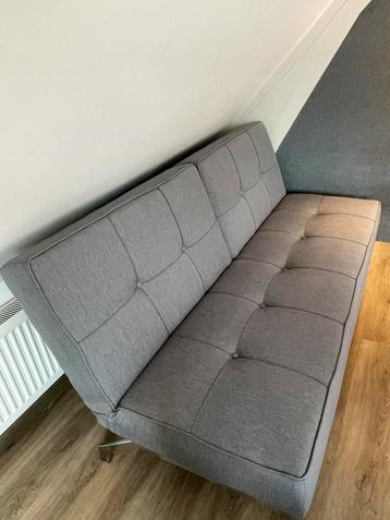 Nette slaapbank zo goed als nieuw beschikbaar voor biedingen
