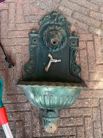 Brocante Wandfontein met Leeuwenkop beschikbaar voor biedingen