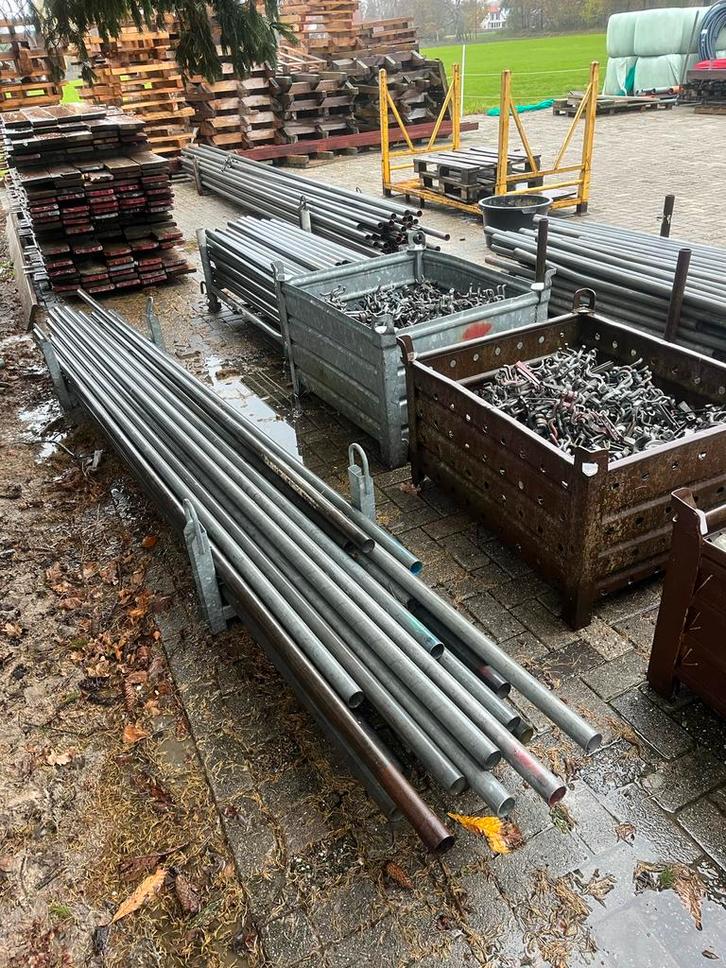 Gevelsteiger metselsteiger compleet met planken, Doe-het-zelf en Verbouw, Steigers, Gebruikt, Gevelsteiger, 5 meter of hoger, Ophalen of Verzenden