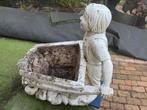 Kruiwagen met jongen  bloembak, Tuin en Terras, Bloembakken en Plantenbakken, Minder dan 60 cm, Rond, Ophalen of Verzenden, Zo goed als nieuw