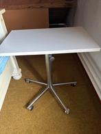 Witte vijfpoot bijzettafel + wielen, 35 x 56.5 / hoog 61 cm, Ophalen