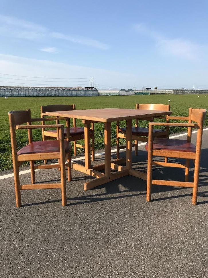 4 stoelen 3235 en tafel 6288 Borge Mogensen Fredericia, Huis en Inrichting, Stoelen, Twee, Leer, Bruin, Ophalen