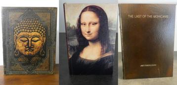 Doosje of kistje in vorm van een boek 3x beschikbaar voor biedingen