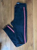 Zwarte skinny jeans van Zara met rode bies en high waist., Zara, W28 - W29 (confectie 36), Ophalen of Verzenden, Zo goed als nieuw