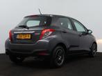 Toyota Yaris 1.0 VVT-i Aspiration | Navigatie | Camera | Lic, Auto's, Toyota, Te koop, Zilver of Grijs, Benzine, Hatchback