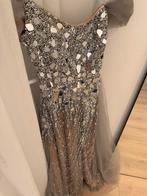Abiye jurk Prachtige Galajurk met steentjes, Beige, Ophalen of Verzenden, Zo goed als nieuw, Maat 36 (S)