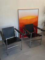 2x le corbusier LC1 fauteuil, Huis en Inrichting, Fauteuils, Ophalen, Zo goed als nieuw, Leer