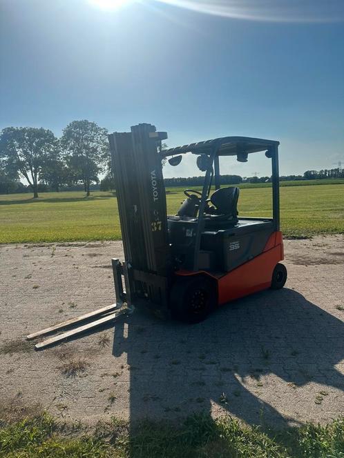 Toyota traigo 8FBMT35 3.5 tonner triplo, Zakelijke goederen, Machines en Bouw | Heftrucks en Intern transport, Heftruck, 1000 tot 2000 kg