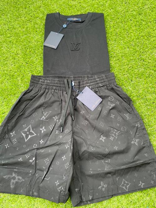 Lv zomerset louis vuitton setje, Kleding | Heren, Heren-kledingpakketten, Nieuw, Ophalen of Verzenden