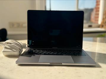 MacBook Pro 13-inch, 2017, 3.1 GHz Dual-Core i5, 8GB 2133 beschikbaar voor biedingen
