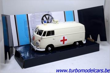 VW  T1 Rode kruis Ambulance 1/24 Motormax beschikbaar voor biedingen