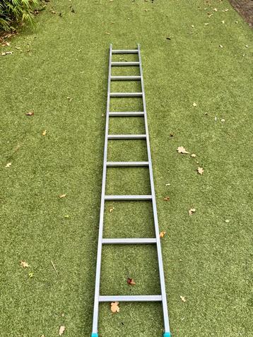 Mooi stevige ladder aluminium 10 sporten beschikbaar voor biedingen