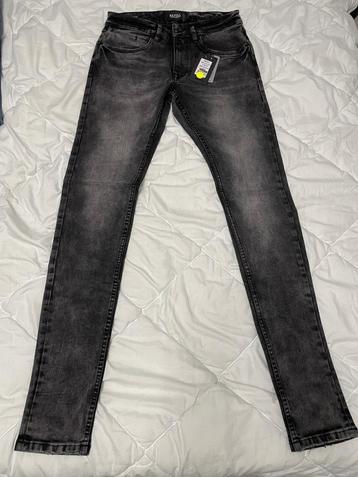 Spijkerbroek (nieuw) maat 28/34 merk Refill beschikbaar voor biedingen