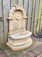 Wandfontein muurfontein, Ophalen, Nieuw, Beton, Fontein