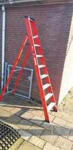 Kelfort pro plateau trap aluminium met gereedschap bakje., Doe-het-zelf en Verbouw, Ladders en Trappen, Ophalen, Trap, Zo goed als nieuw