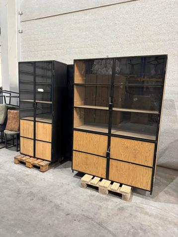 Grote goedkope vitrine kasten eiken + staal & glas 200x140 