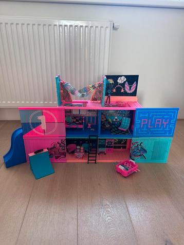 L.O.L. Surprise poppenhuis Fashion Show House  beschikbaar voor biedingen