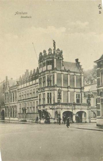 (377-636-001) Arnhem Stadhuis beschikbaar voor biedingen