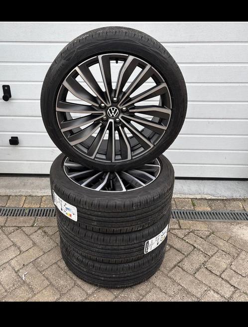 Nieuwe originele 20 inch zomerset VW ID3, Auto-onderdelen, Banden en Velgen, Banden en Velgen, Zomerbanden, 20 inch, 215 mm, Nieuw