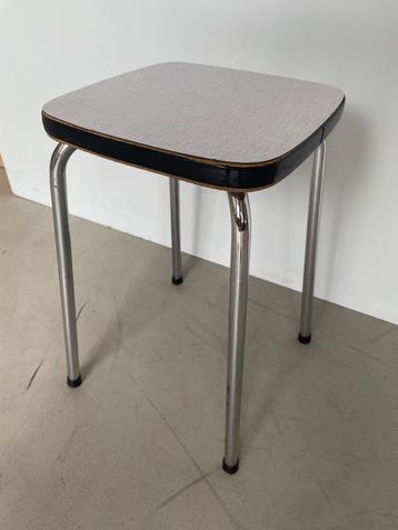 Space age (circa 1960-1973) krukje zilvergrijs beschikbaar voor biedingen