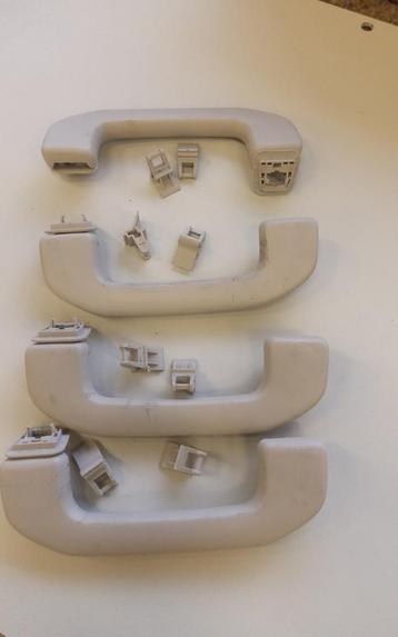 Mercedes Handgrepen A0998150039

 beschikbaar voor biedingen