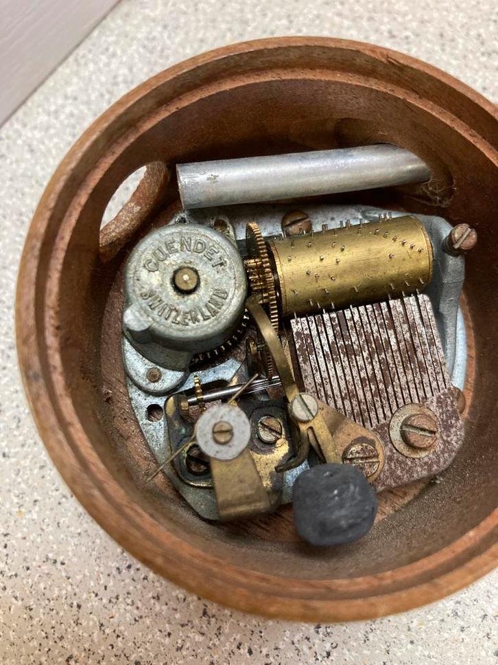 Oude Cuendet Zwitserland Muziekdoos, Antiek en Kunst, Curiosa en Brocante, Verzenden