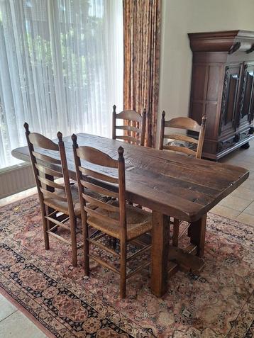 antiek eettafel beschikbaar voor biedingen