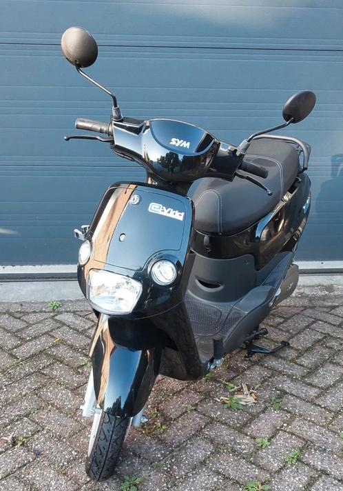 Buitenkansje! SYM E-Virid weinig km!, Fietsen en Brommers, Scooters | SYM, Zo goed als nieuw, Overige modellen, Elektrisch, Ophalen of Verzenden